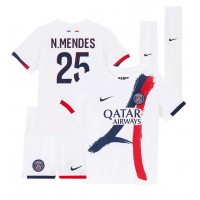 Camiseta Paris Saint-Germain Nuno Mendes #25 Visitante Equipación para niños 2024-25 manga corta (+ pantalones cortos)